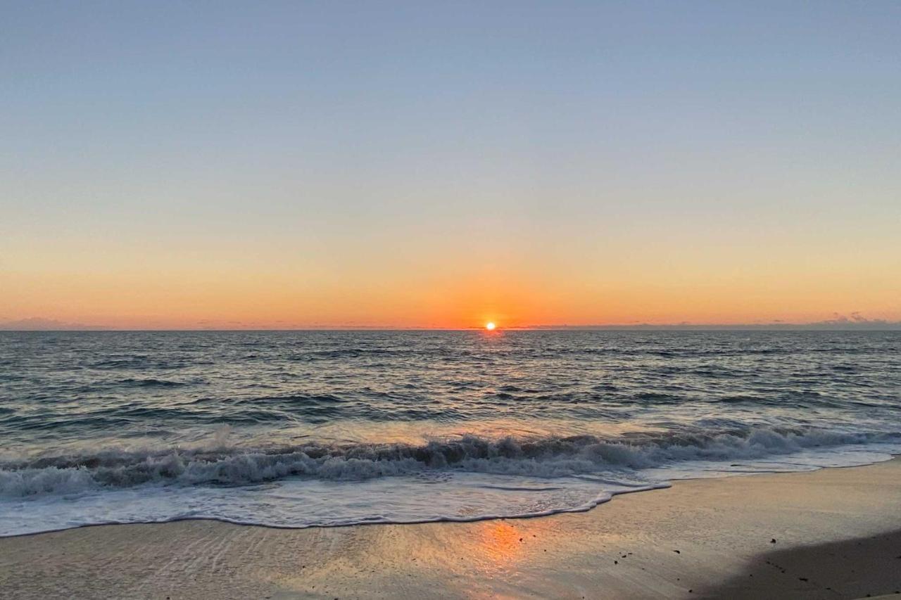 Walk To Shore Satellite Beach Condo With Ocean View Экстерьер фото